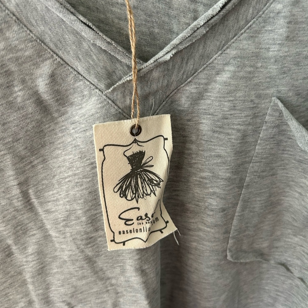 Easel Gray V-Neck T-Shirt - Picture 3 of 7